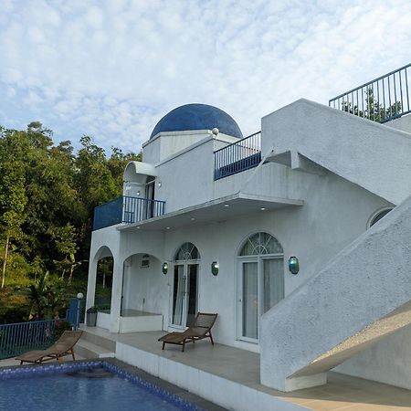 Villa Blue Door, Puncak Pondok Cipaseban Bagian luar foto