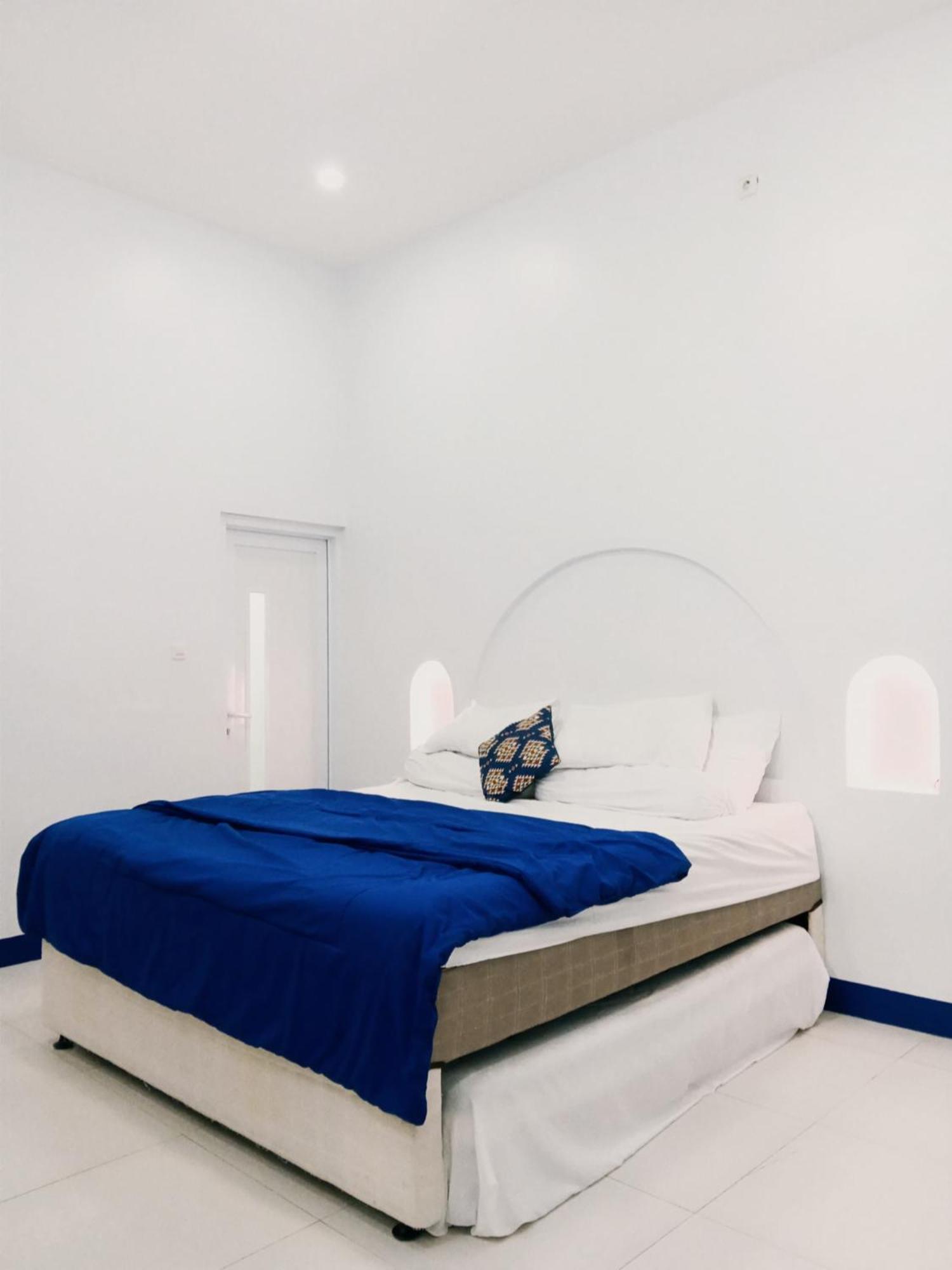 Villa Blue Door, Puncak Pondok Cipaseban Bagian luar foto